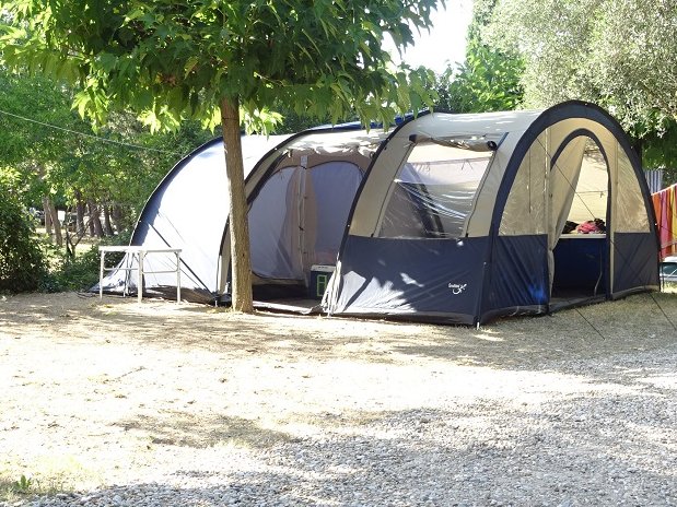 emplacement tente camping Junas Gard