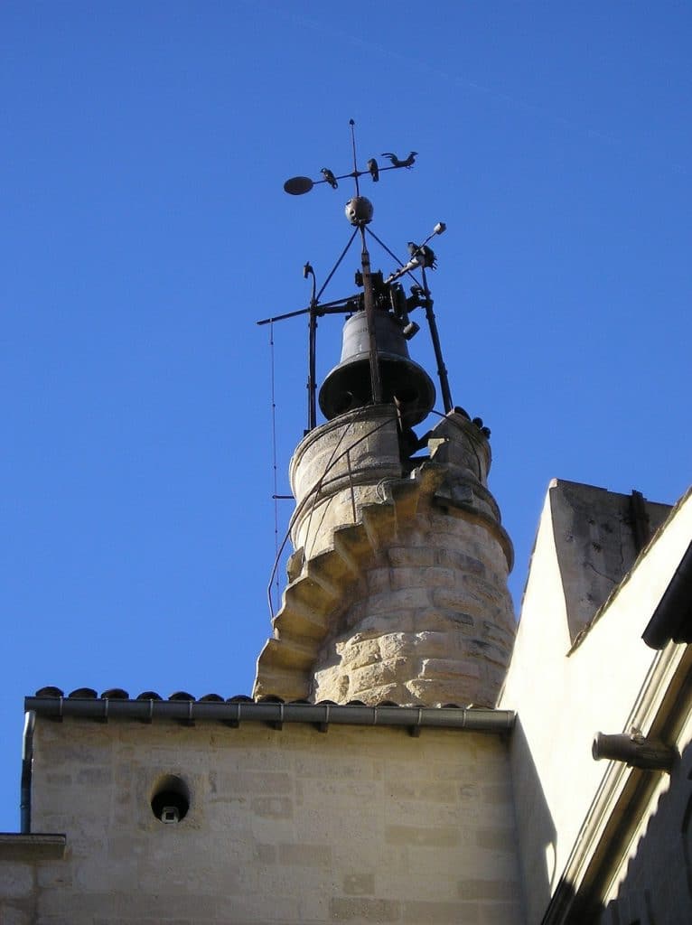 Clocher de l'église Saint-Pierre, Sommières, France.